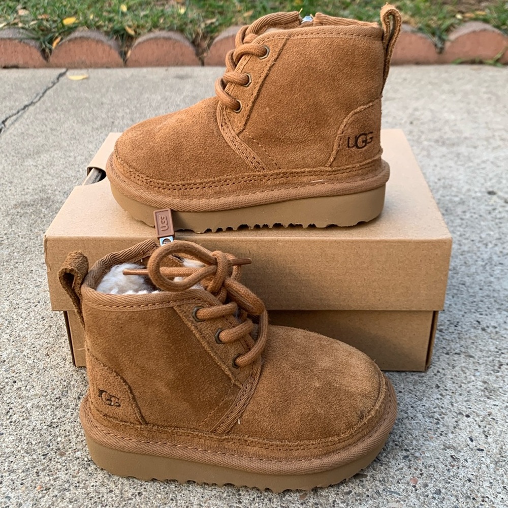 UGG Toddlers Neumel Size 6 Chestnut Nwt